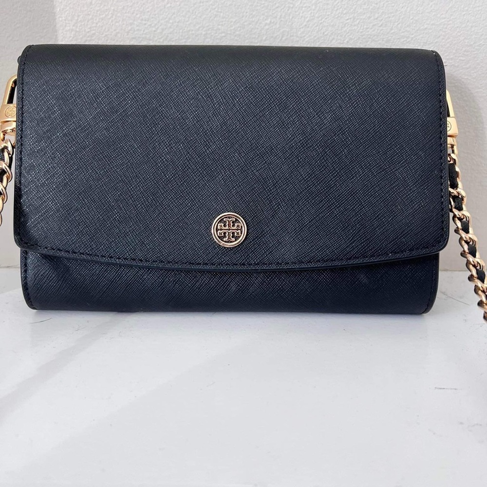 Tory Burch Crossbody wallet purse I will NOT ship to a PO BOX thnx